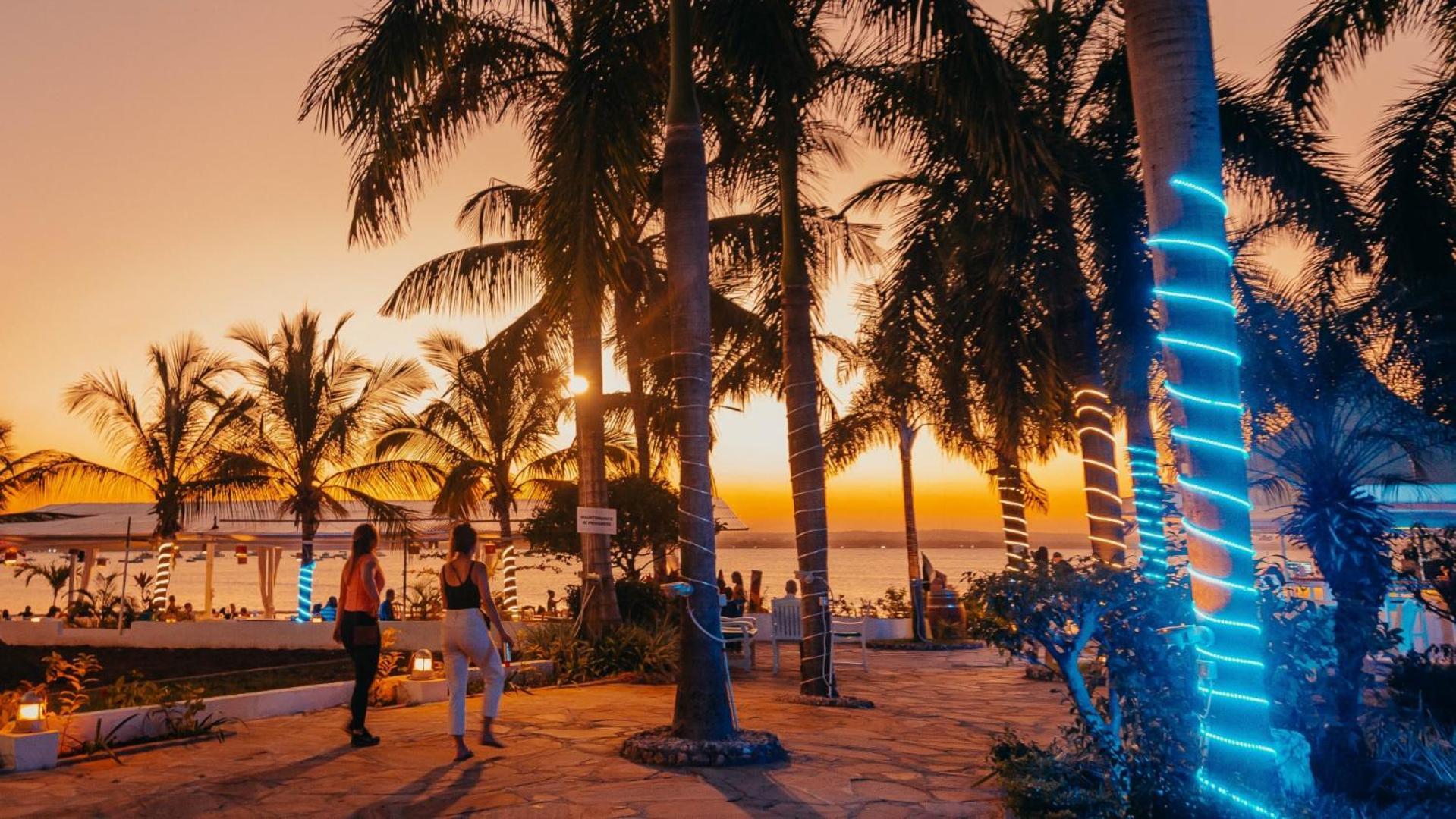 Coral Beach Hotel Dar Es Salaam Exterior photo